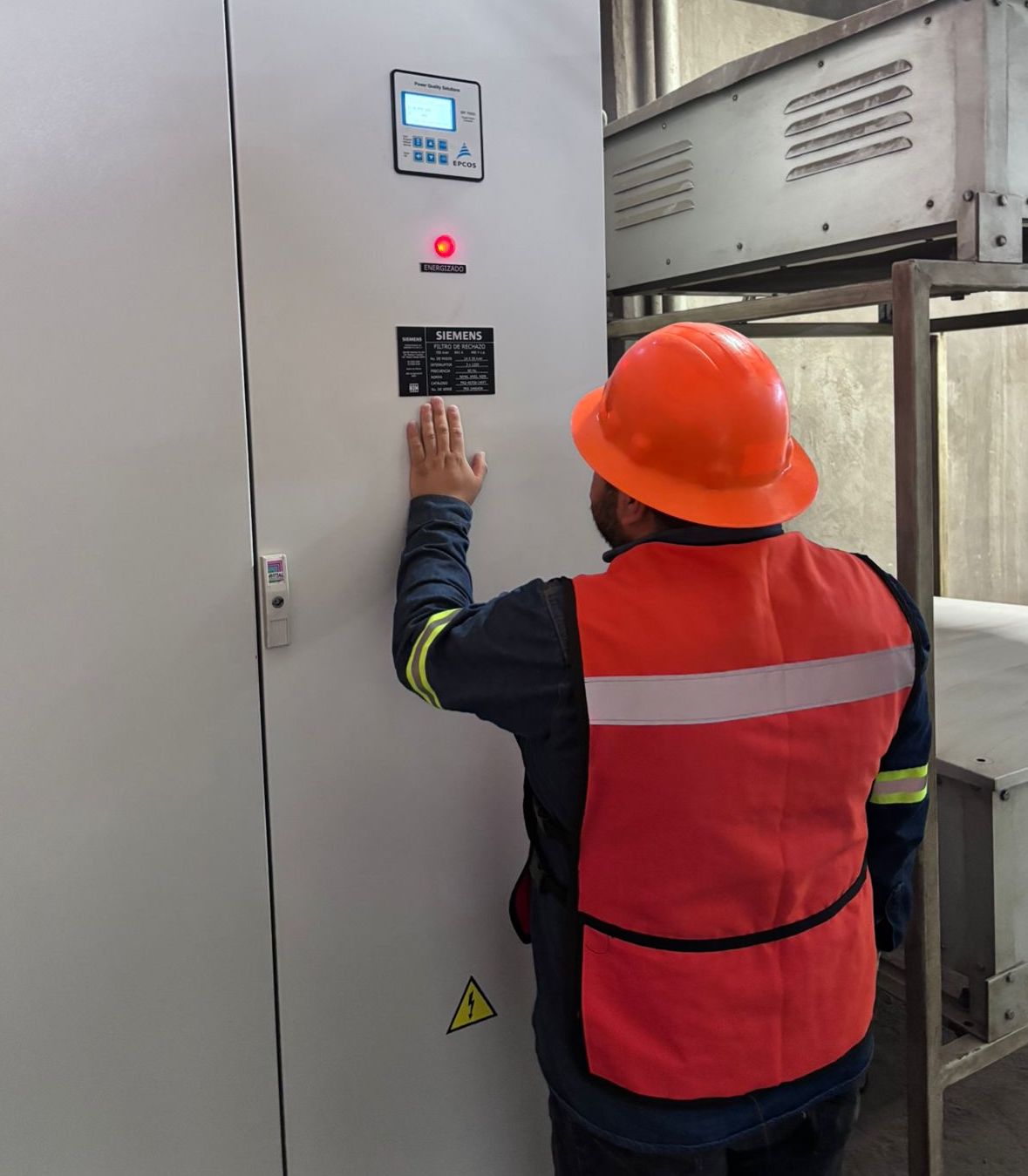 Foto de la galeria Ingeniería Electrica y UVIE